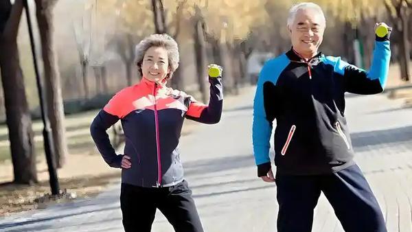 国家喊你减肥，但别让“跟风健身”伤了身！老年人运动，这几点一定要记牢

最近，“