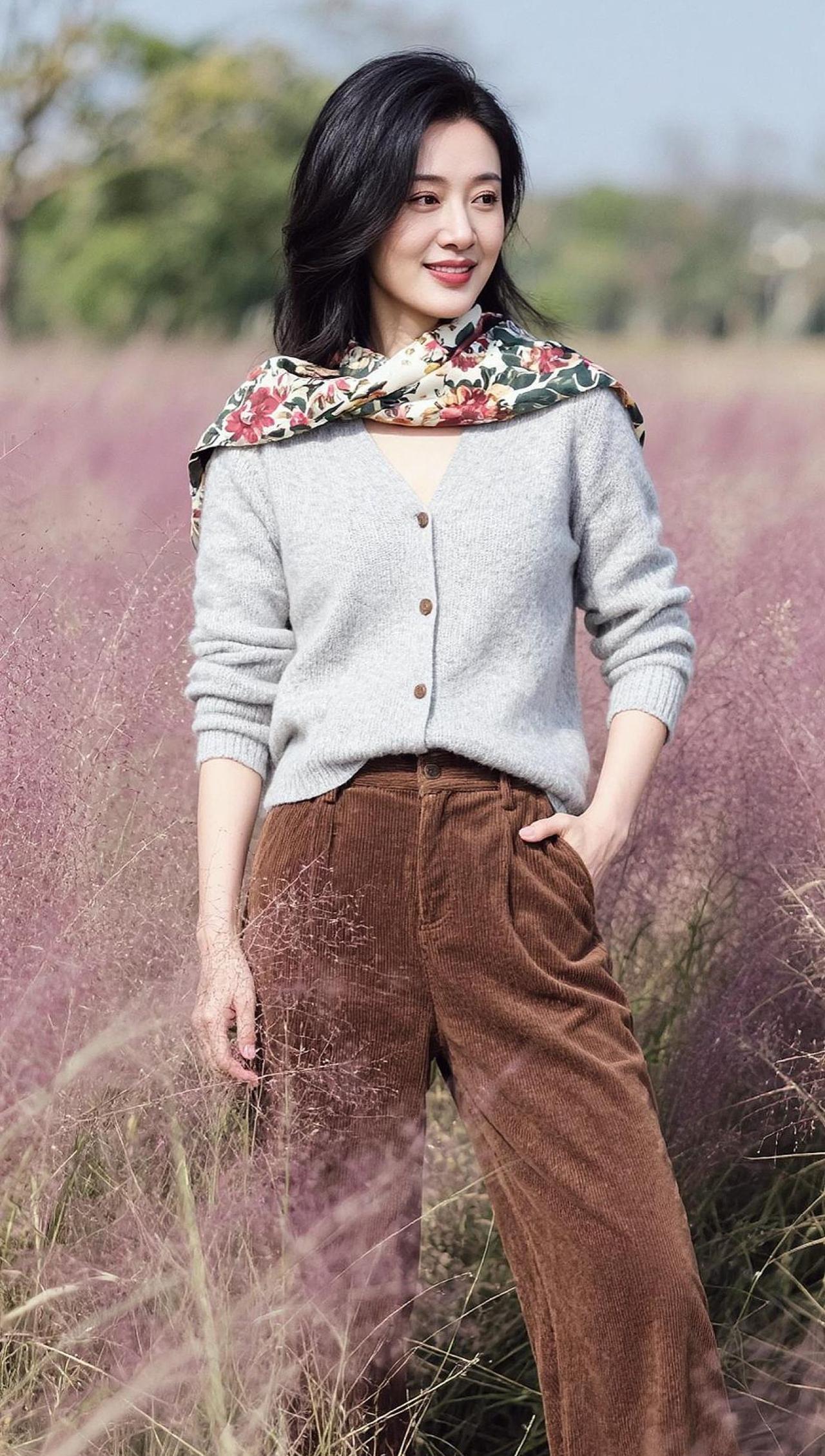 AI秋日生活照 抖音ai创作 新鲜出炉 我的穿搭破烂分享 圆梦