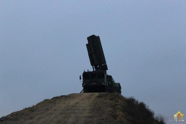 俄军S400防空导弹系统的96L6全高度探测雷达站（VVO）接管了白俄罗斯空中边