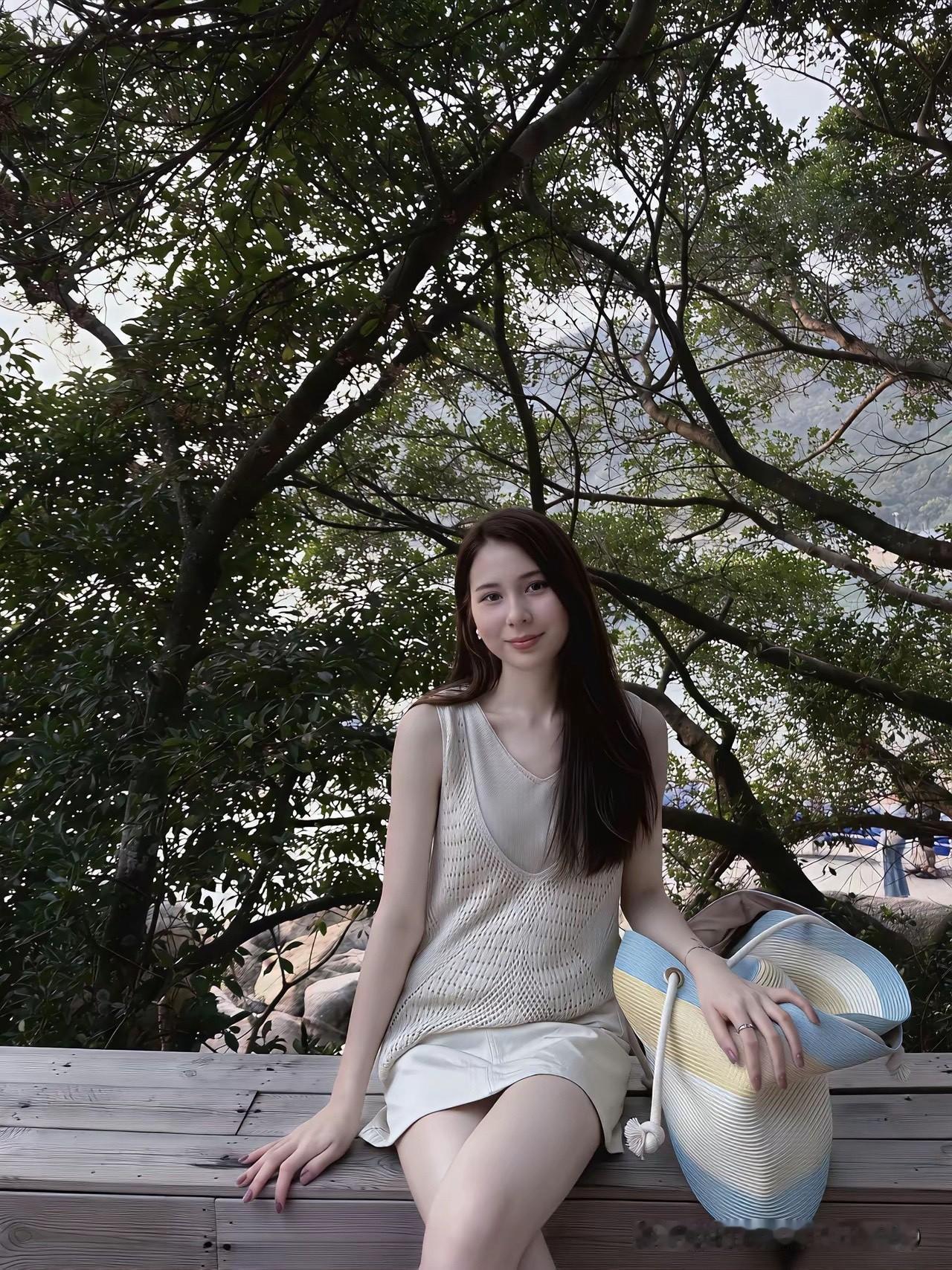 山林慢时光，温柔感拉满的夏日穿搭。