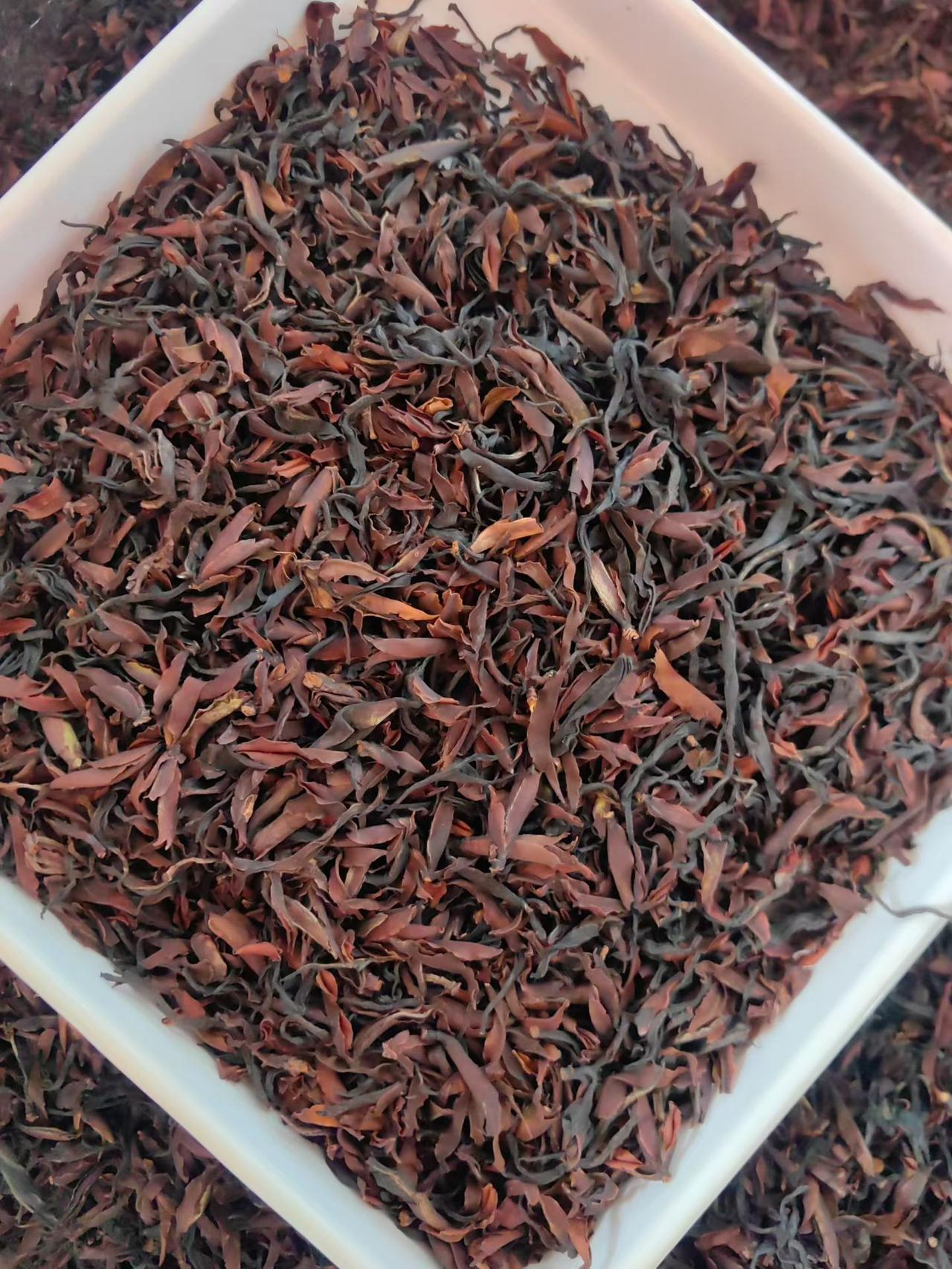 野生古树半开红茶🍃
要始终把精力放在解决问题上  不用自怨自艾  因为不管你 