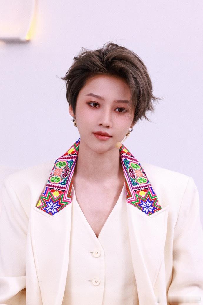 刘雨昕北影节开幕式官宣海报