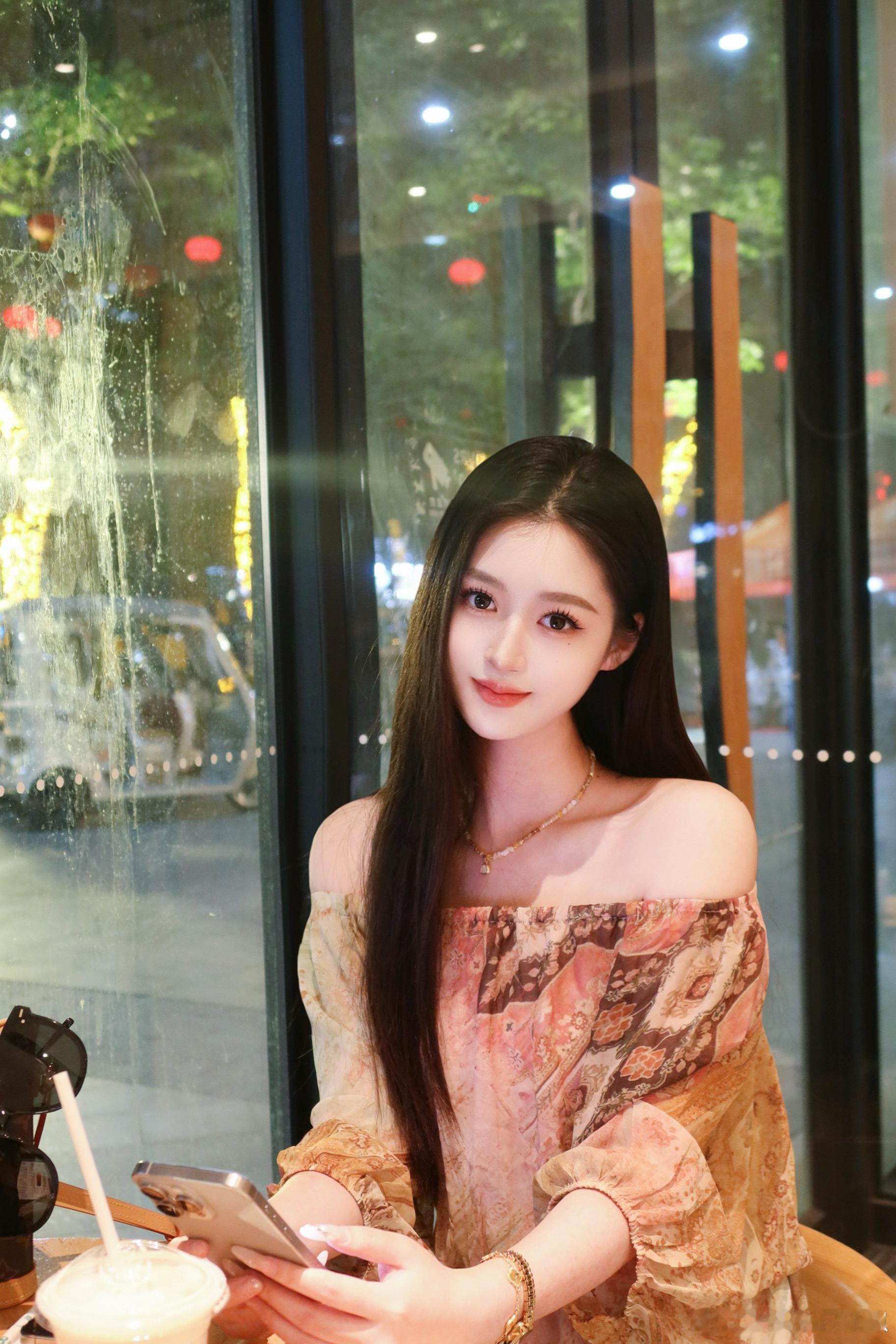 让一下美女出没  ​​​
