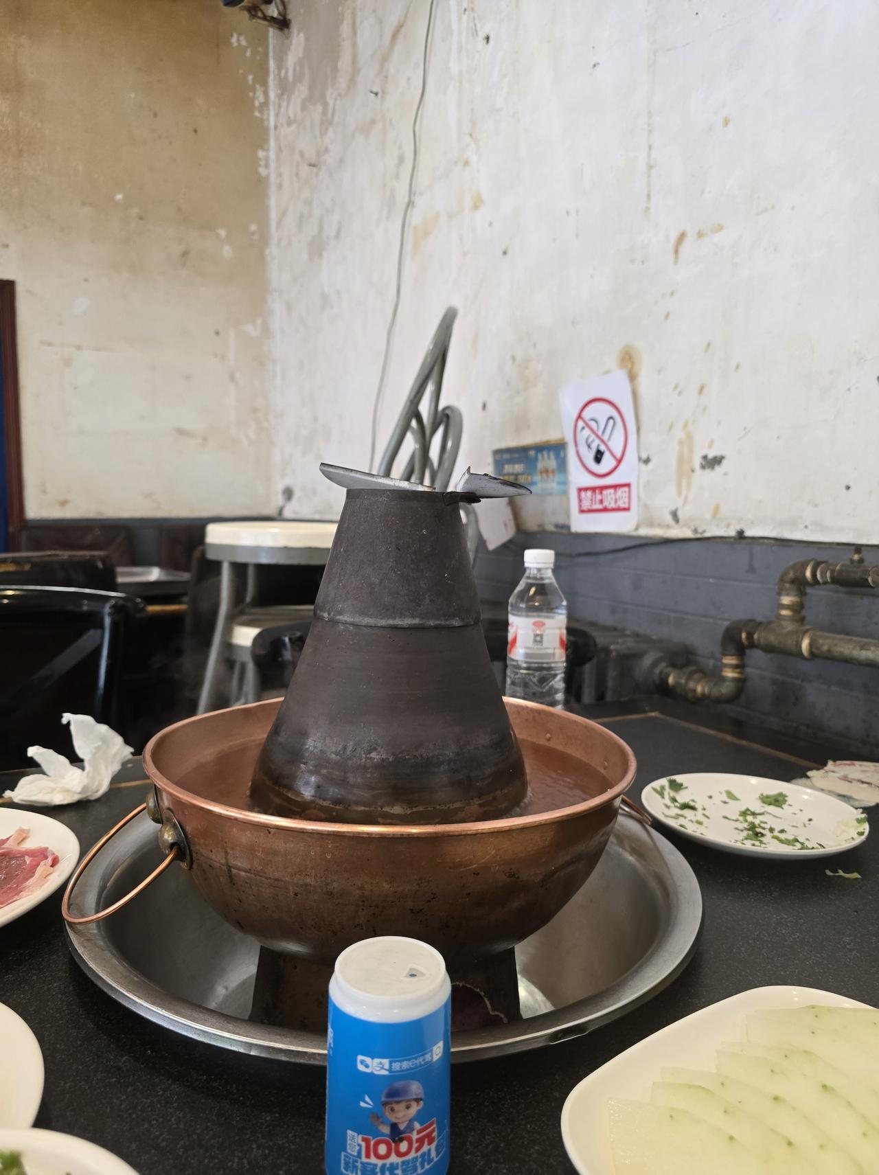 不提供水还乱记瞎账的饭馆北京城还有谁？
将台涮肉（酒仙桥店）位于北京朝阳区酒仙桥