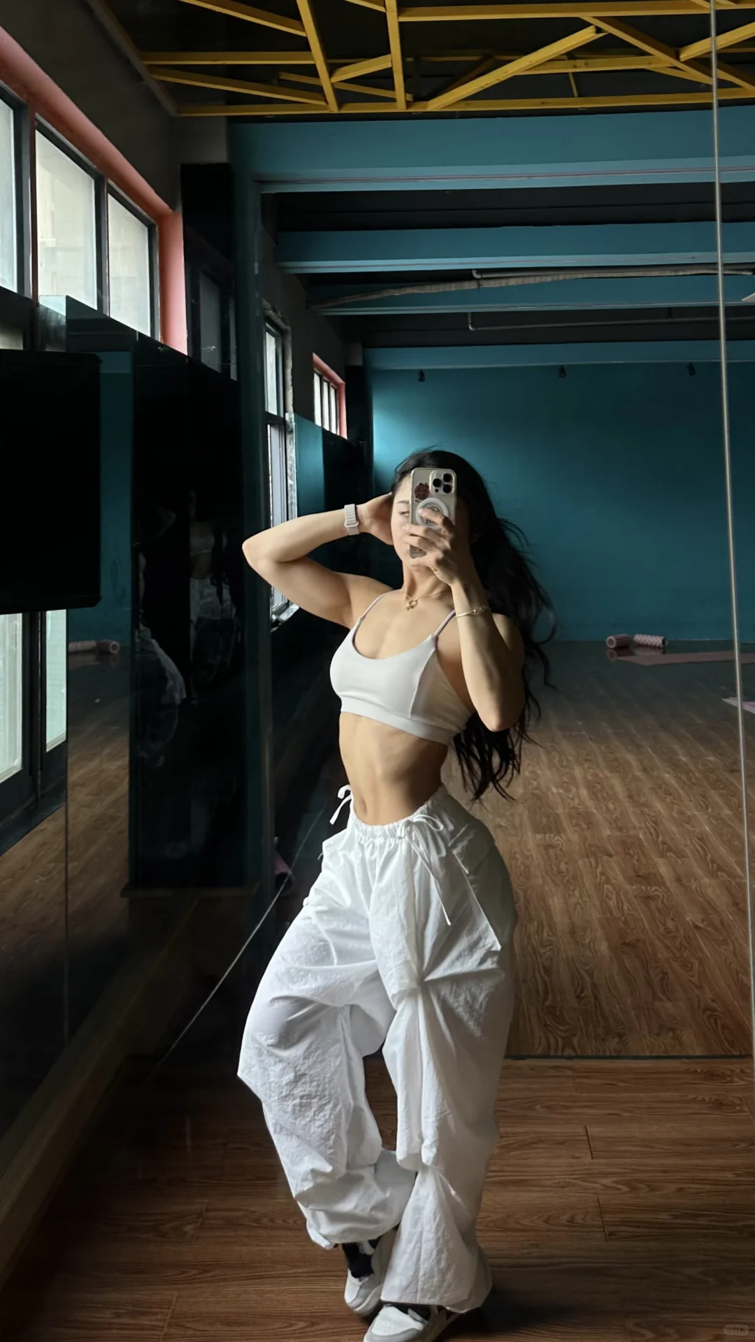 进来 听风吹过发丝的声音