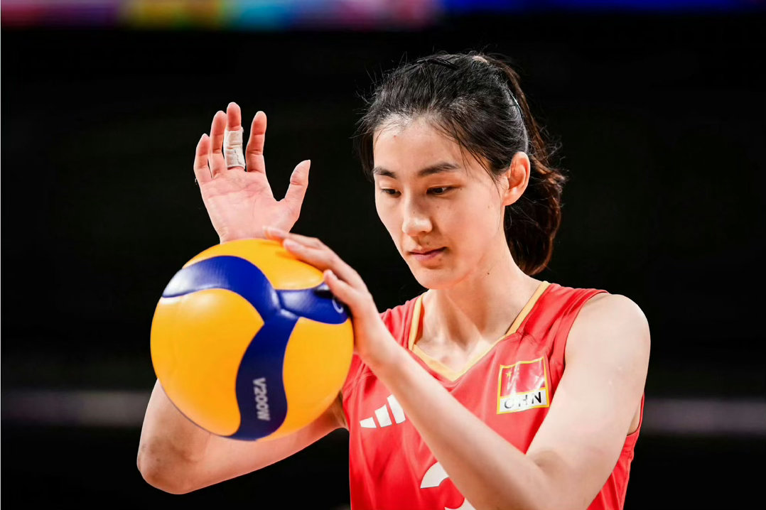 中国女排黑八奇迹8号种子掀翻头名，五局鏖战逆转悬殊排位：中国女排在分站赛仅6胜6