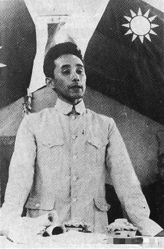 最近，央视热播的抗战史诗《阵地》电视剧中，有个日本人的身影特别引人注目，他站在中