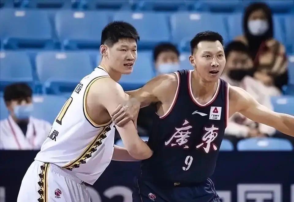 CBA大变天，两大疯狂交易产生，爆料广东队捡漏第一大前锋CBA休赛期变化非常大，