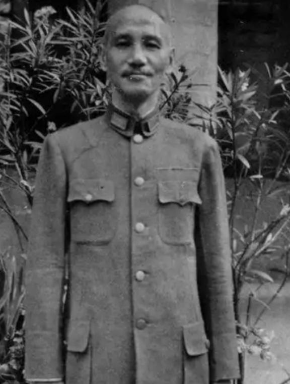 1978年，陕西农民突然发现，同眠共枕30年并生下8个孩子的媳妇，竟是潜伏在大陆