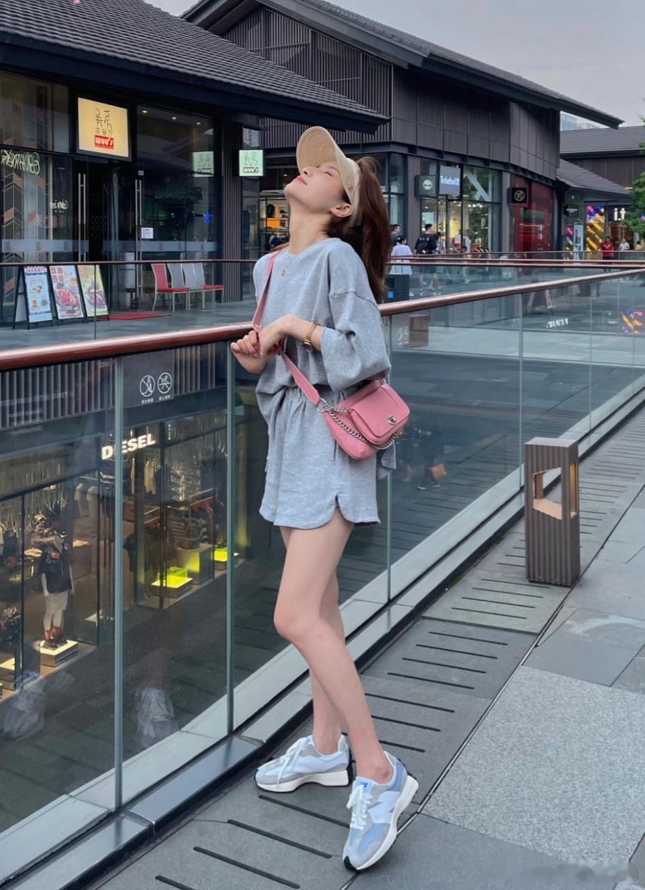 好鞋分享👟New Balance327灰白配色绝绝子！太后悔没有早点入手 太好