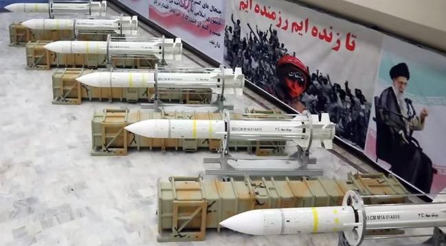 美军打击伊朗，除了俄罗斯，大概率没有国家去帮助伊朗，因为伊朗把人都得罪光了！
