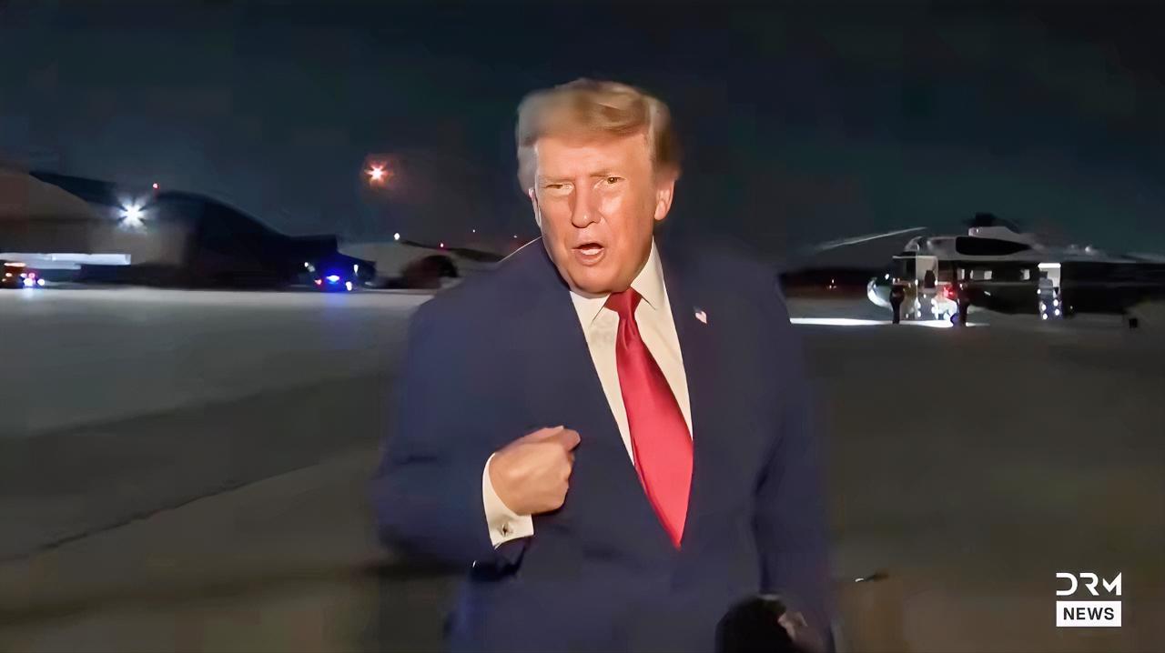 特朗普这话说得可太逗了。上月北约峰会返程他秘密换飞机这事，本来是因安全威胁警报，