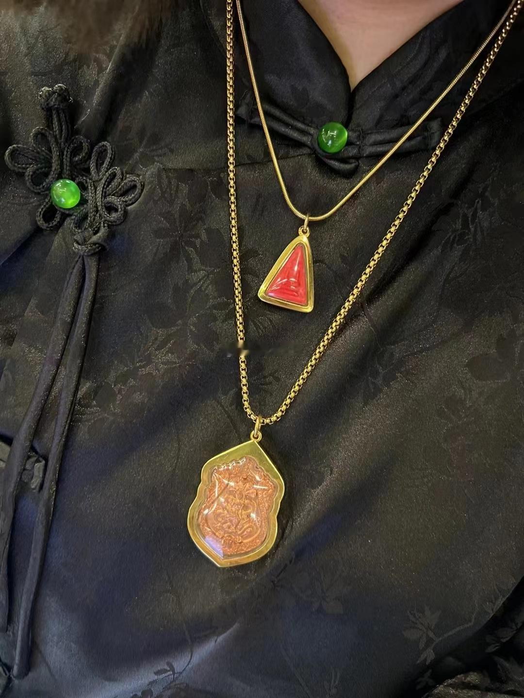 商品叫回购，佛牌叫回请前面请走一尊泽度金今天再入手一尊女王佛✈️ 感谢信任收藏饰