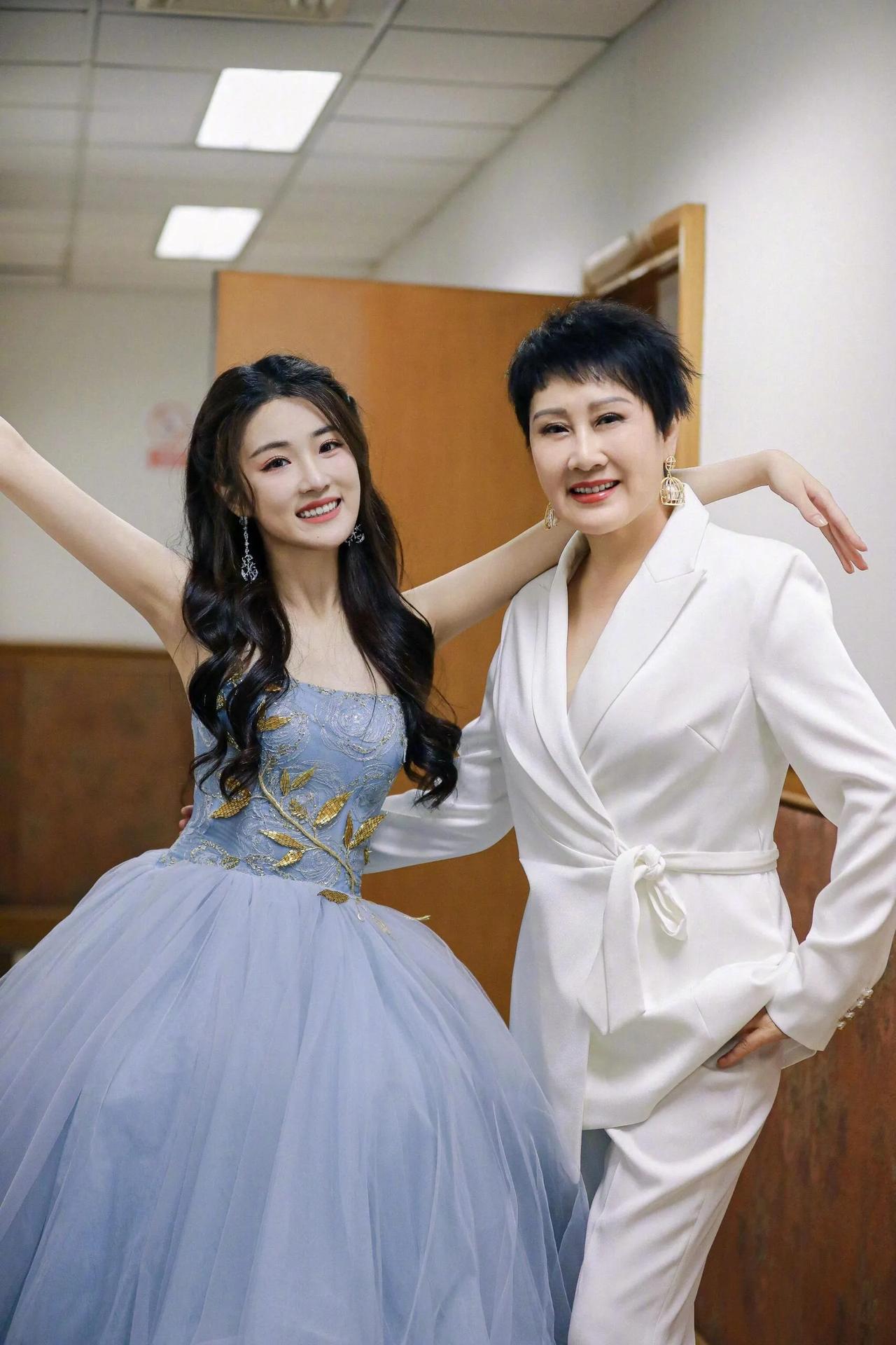 张凯丽女儿回应“皇族”传闻：我没有任何特殊。

在娱乐圈，“星二代”一直是备受瞩