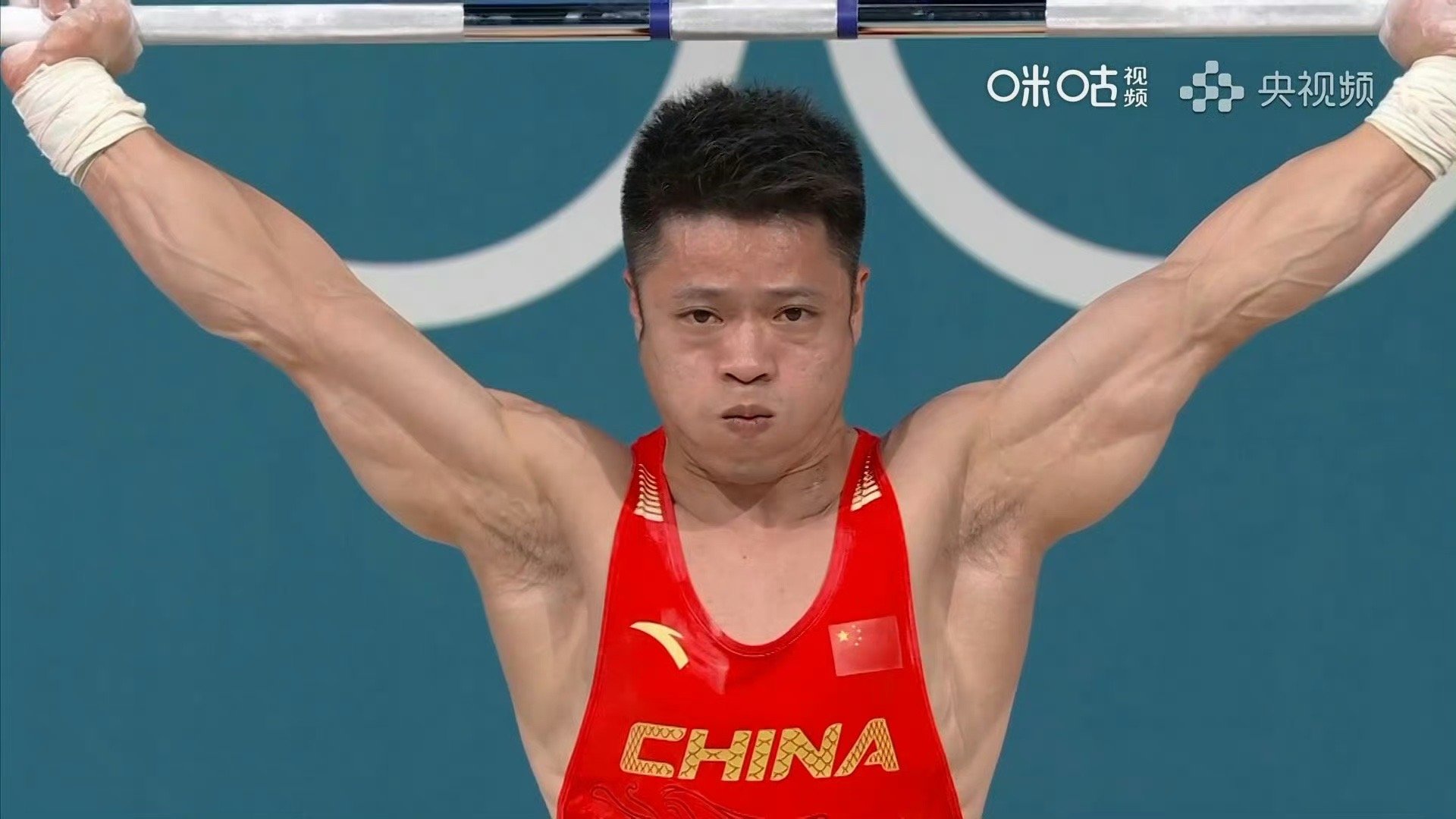 #全民聊奥运# 李发彬夺得举重男子61公斤级金牌，并打破抓举奥运纪录！太牛了！ 