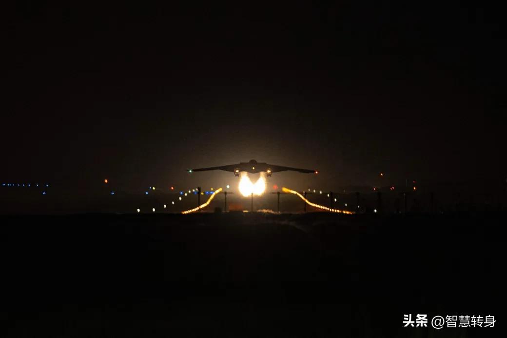 欧洲官员预警特朗普可能在短时间内对伊朗进行打击
洲哥讲时事 当地时间2026年1