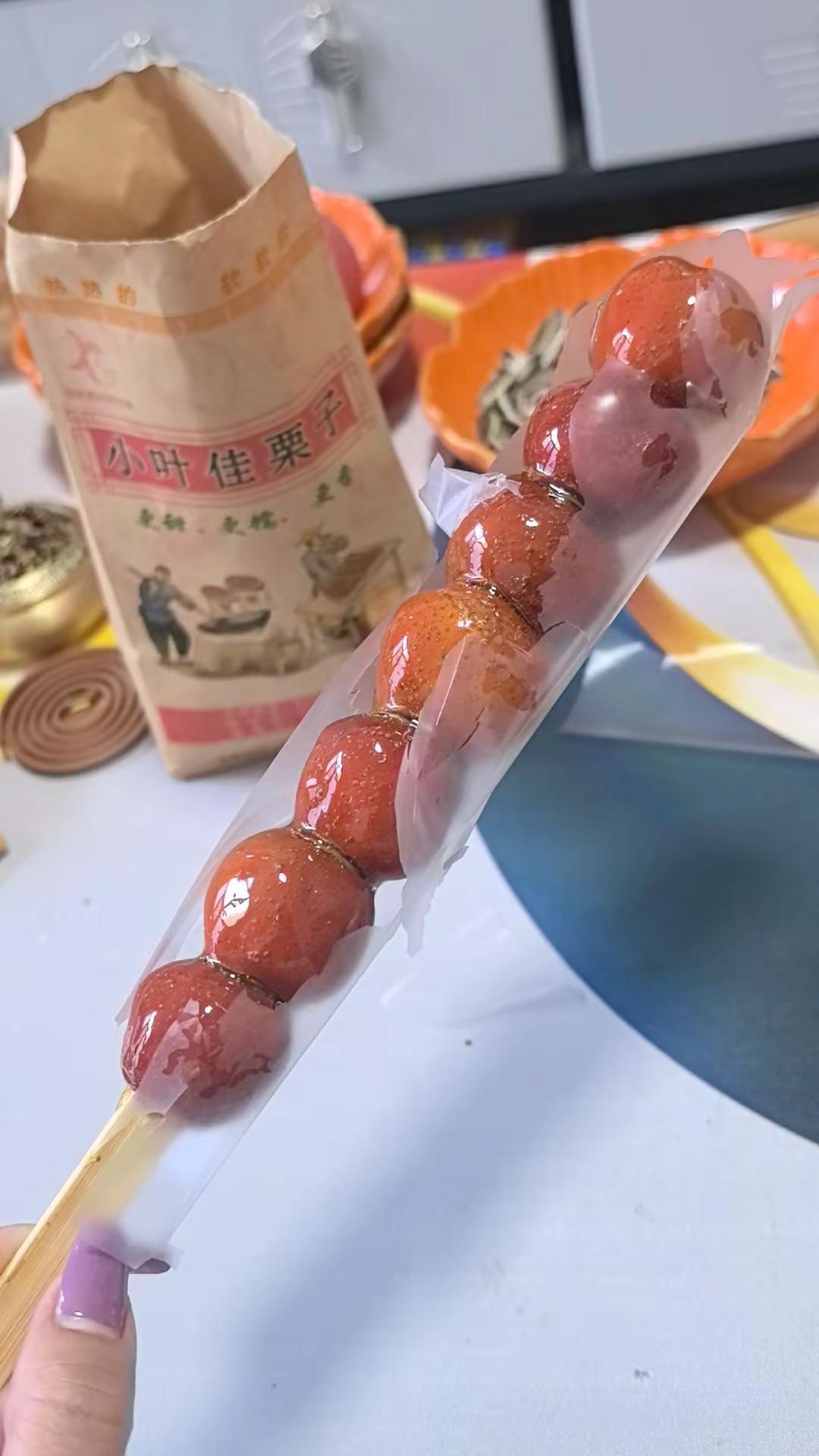 长大之后的每一年像开了倍速一样，一眨眼就是一天，一回头又是一年，一转身就是一辈子