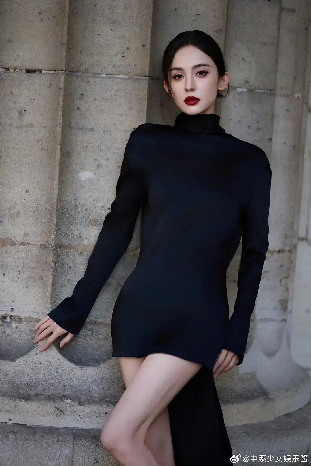 古力娜扎VS杨超越，谁更御姐 