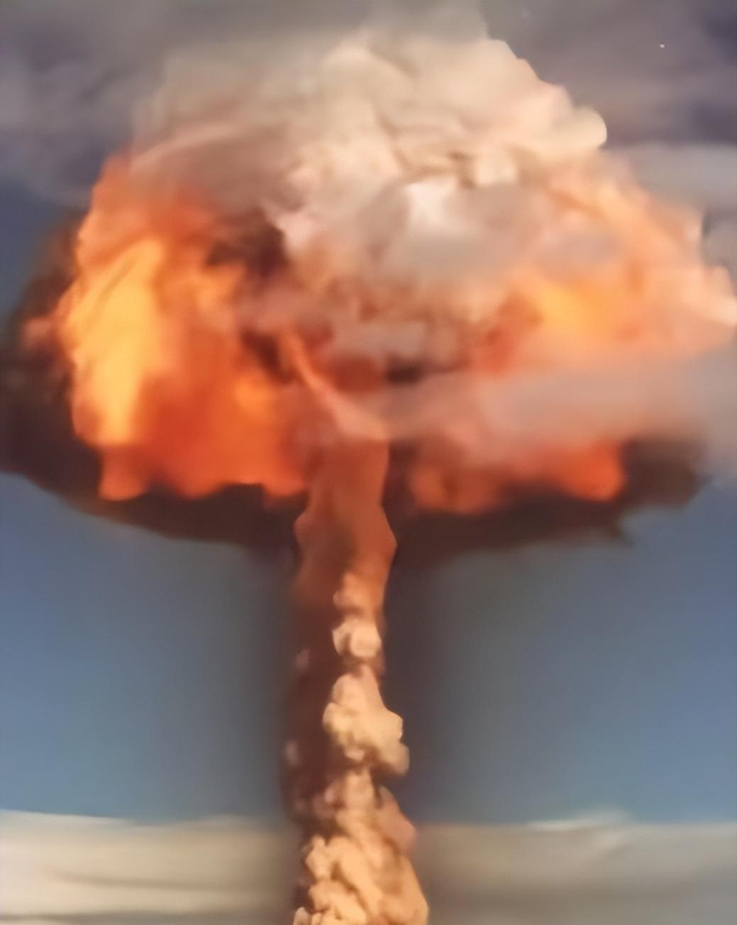 日本右翼对中国发出警告！一旦中国动用“核武器”对日本本土实施打击，那么等着中国的