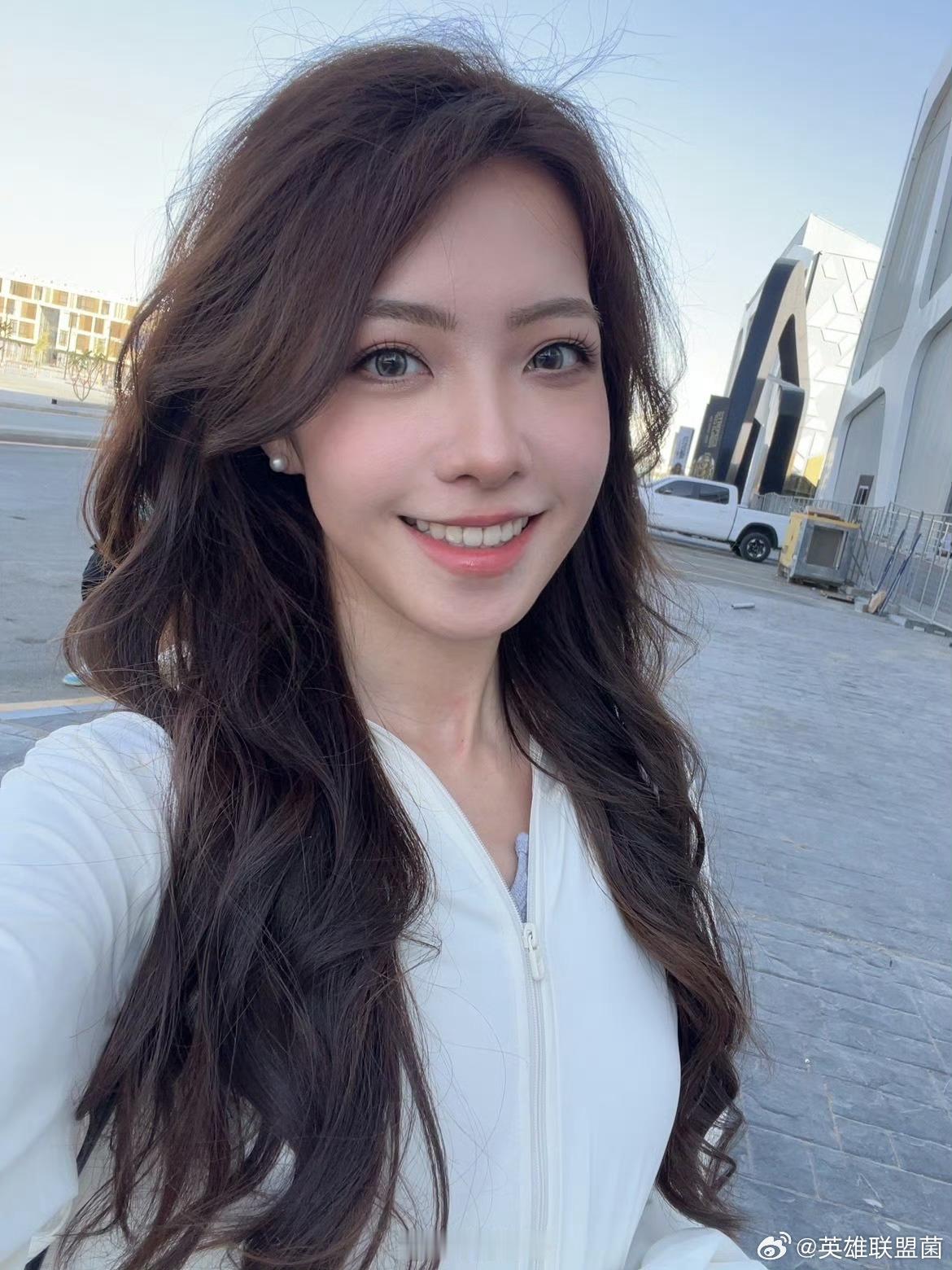 #tes电竞世界杯首秀##doinb说打chovy没输过# 希然是lpl最好看的