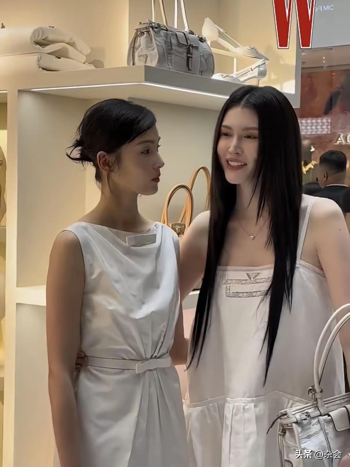 看完何穗和雎晓雯的同框图，默默放下了手里的零食……
两位升级当妈的人，状态居然还