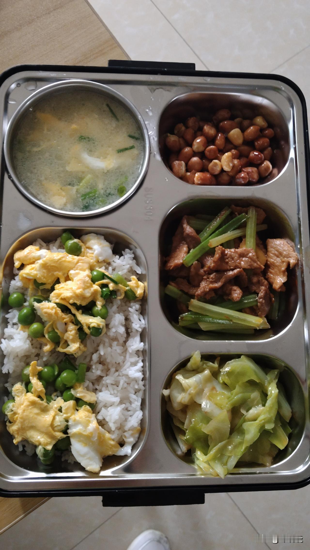 晒一晒你亲手做的食物这就是今天我做的午餐，算不上有多丰盛，但起码营养又健康，干净