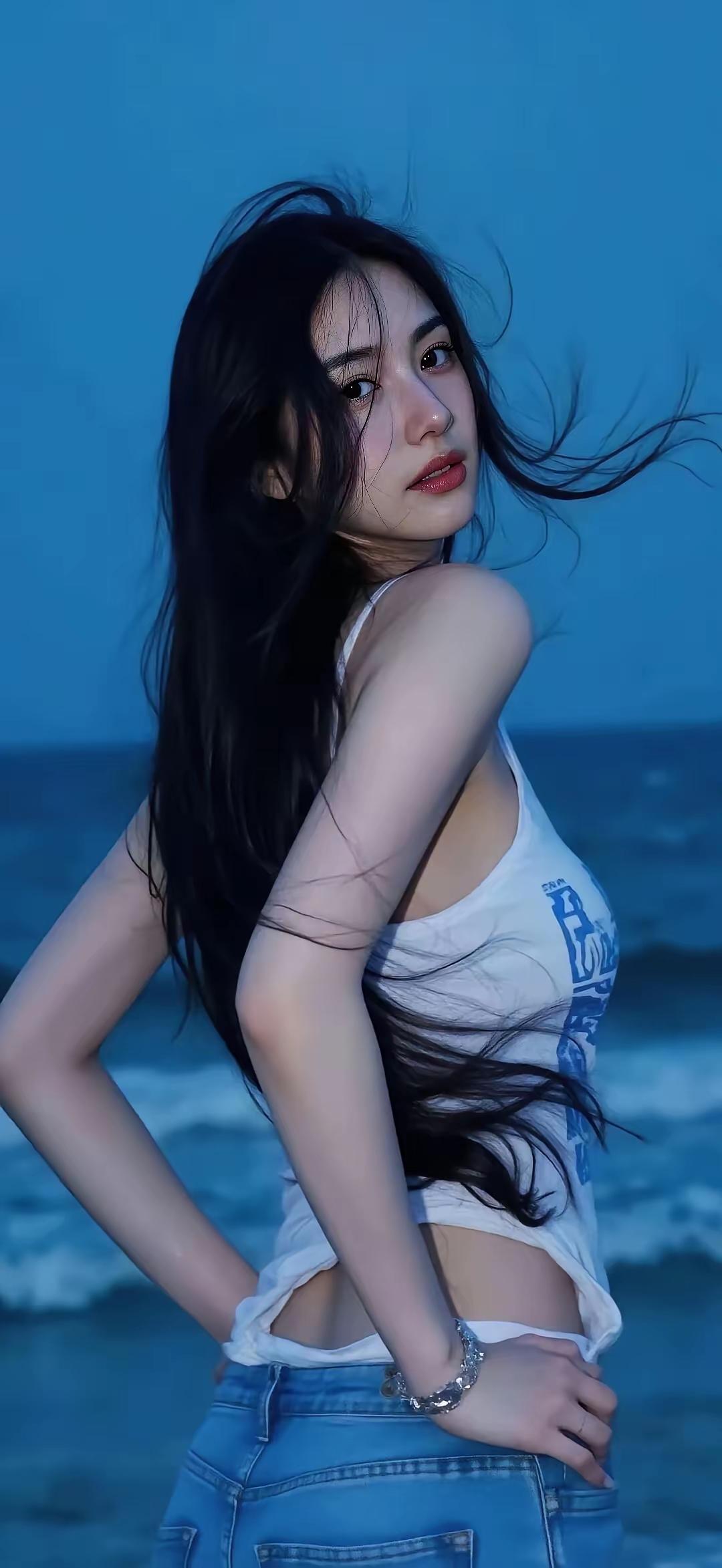 想哭时我有时会忍住，有时不会。小时候想哭就哭，根本不会忍，眼泪说来就来，因为知道