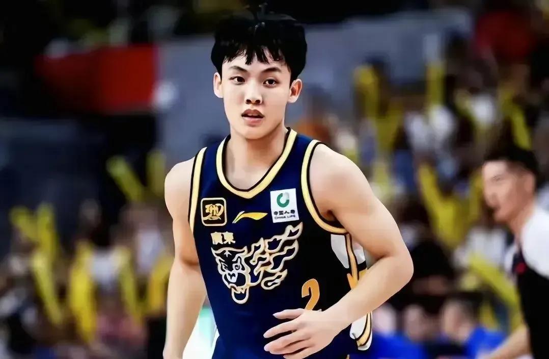 不出意外的话，本赛季CBA常规赛MVP会在以下四人中产生：1、徐杰2、贺希宁3、