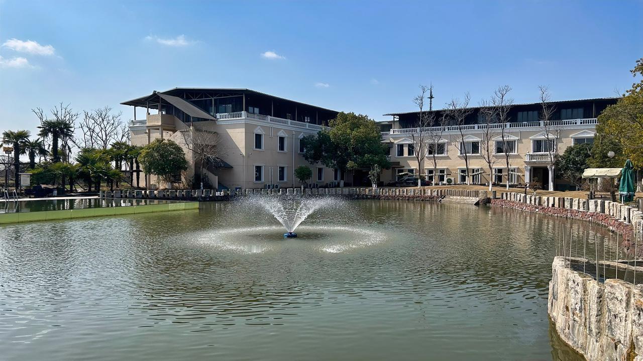 新年生活图鉴今年的春节，过得不同往年。全家出游，在上海郊外的《云间客栈》安度了三