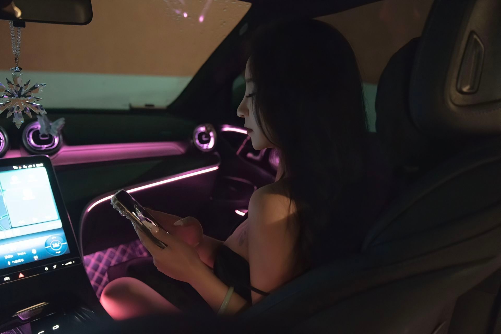 奔驰的氛围感小姐姐很喜欢 ​​​