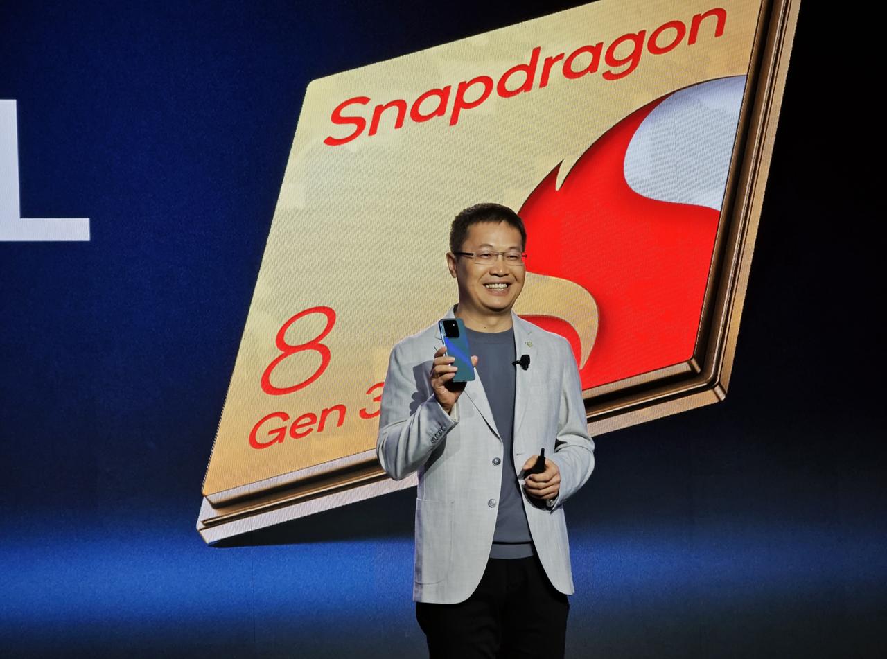 小米14全球首发第三代骁龙8，#卢伟冰：预计明年手机市场有5%增长#。
小米14