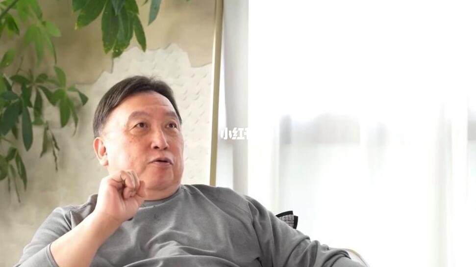 王晶揭秘！刘德华恋爱艰辛，女儿精通五国语