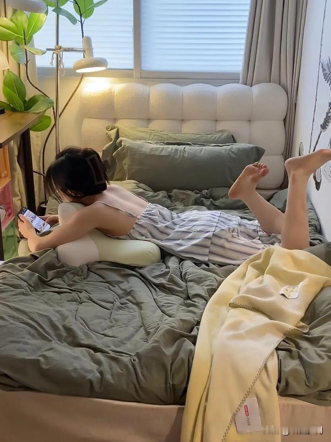 你能相信吗？昨晚我居然对“豆包”撒了个娇。起初，我让它帮我找谱子，并且边哼唱边让