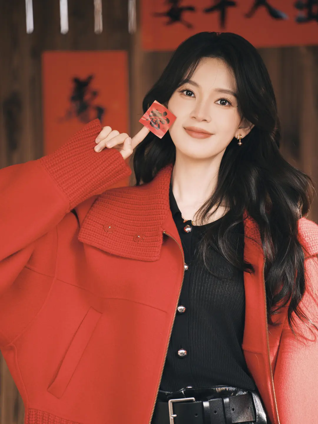 拍了拍陈瑶📸瑶瑶和红色的适配度满分💯