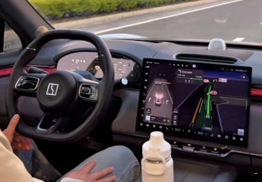 何润东🚗🚙🚕🍉极氪 