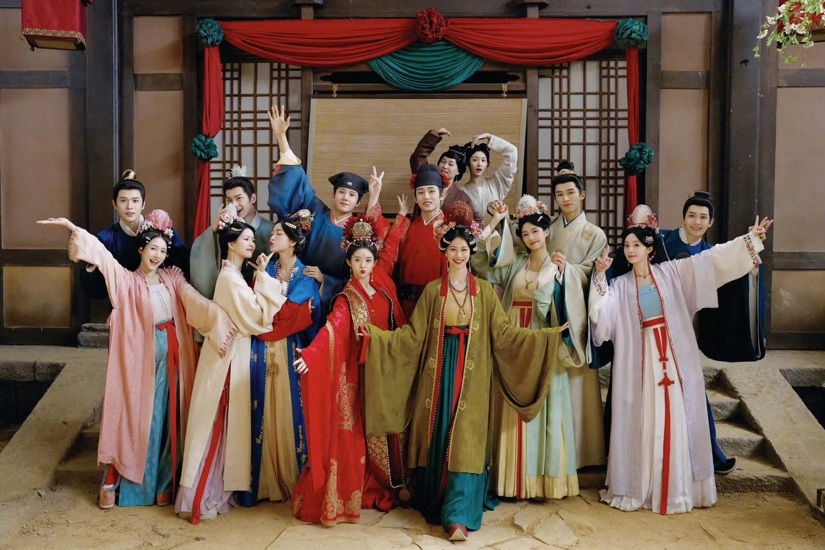 #娱乐[超话]##于正说五福临门剧组太快乐了##于正说拍五福临门享受# 于正说电