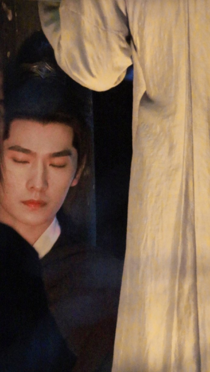 杨洋雨霖铃巨幅海报 杨洋《雨霖铃》香港国际影视展巨幅海报，就这个展昭爽啊，期待早