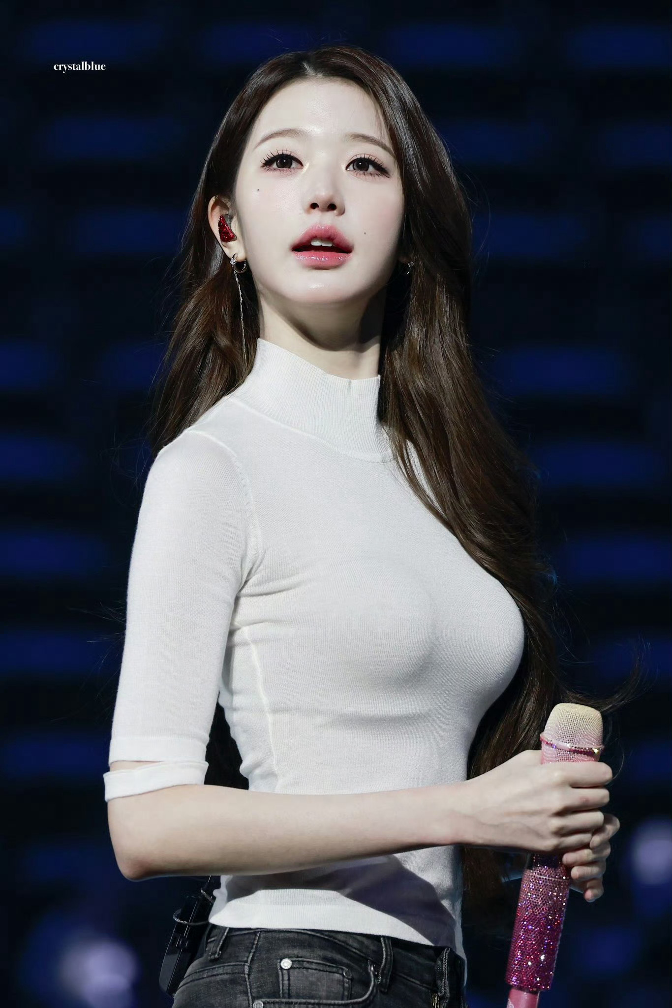 很难不怀疑现在p图软件里的减龄特效是按照张元英为模型的…. 