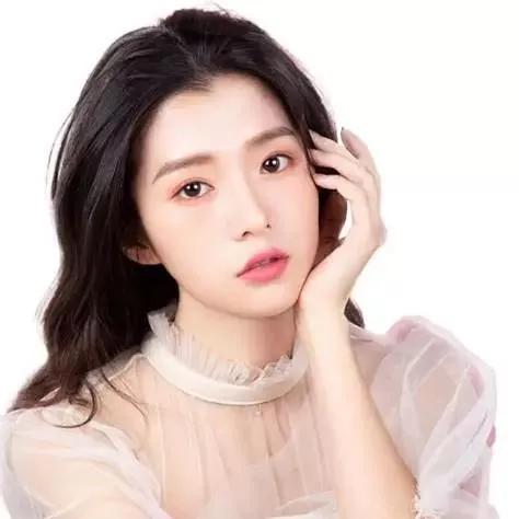 花开花落几时休，梦回旧事泪沾衣。