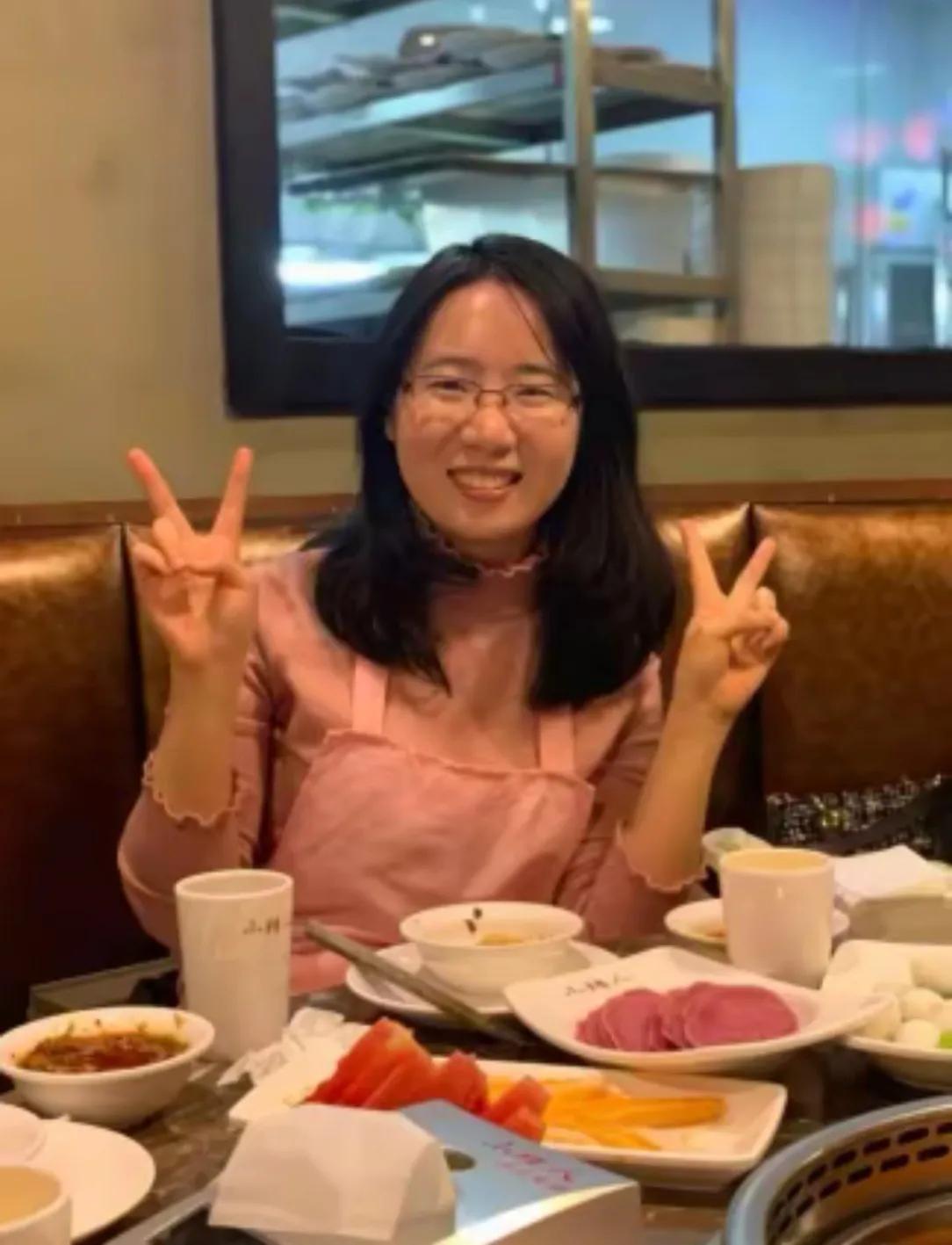 为什么付教授的两个女儿，会选择举报自己的父亲，可能是这3个原因：

第1.常年在