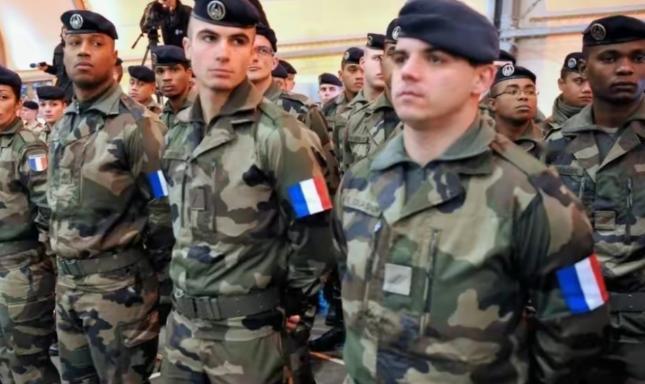 俄罗斯亏死了，两千法军一战即降，就是两千战俘，俄罗斯既要管吃还要管住，法国准备率