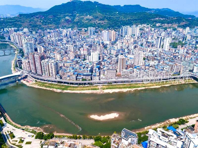 都2024年了，天上卫星恨不得连你家屋顶上有几片瓦都拍得清清楚楚，居然还有人靠着
