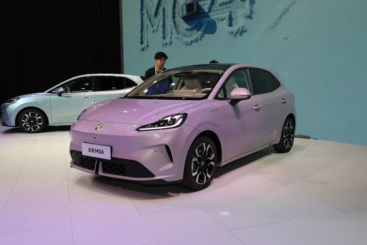 2025广州车展，MG4这次玩了把大的——直接上了半固态电池！[赞]

来看看核