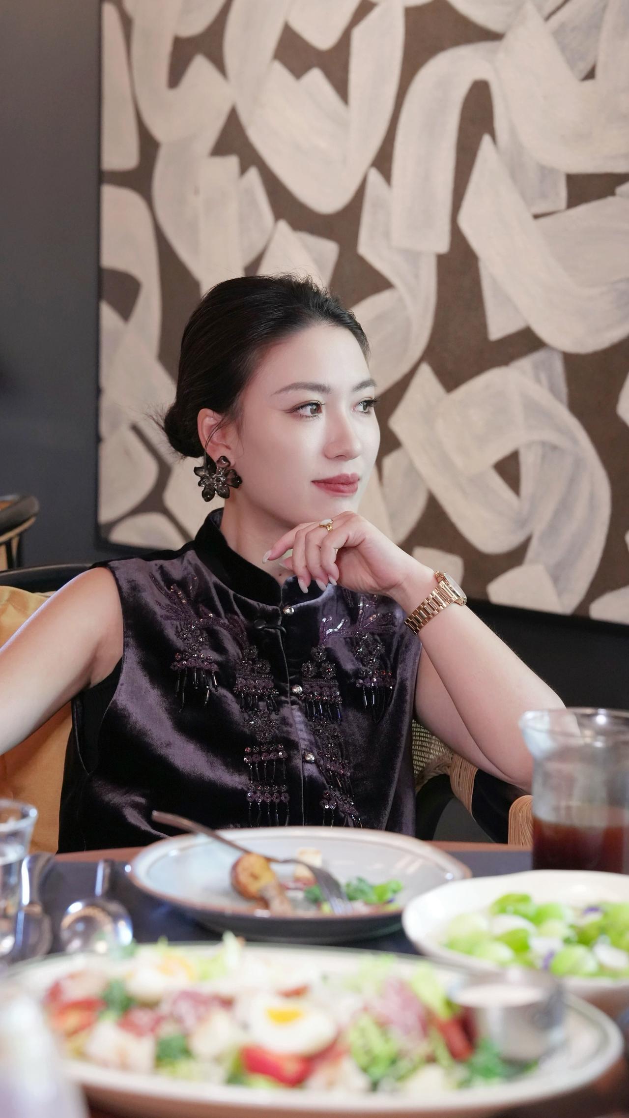 该不该把伴侣当成队友？
我发现关于这个的分歧非常明显，有的人觉得，把伴侣当成队友