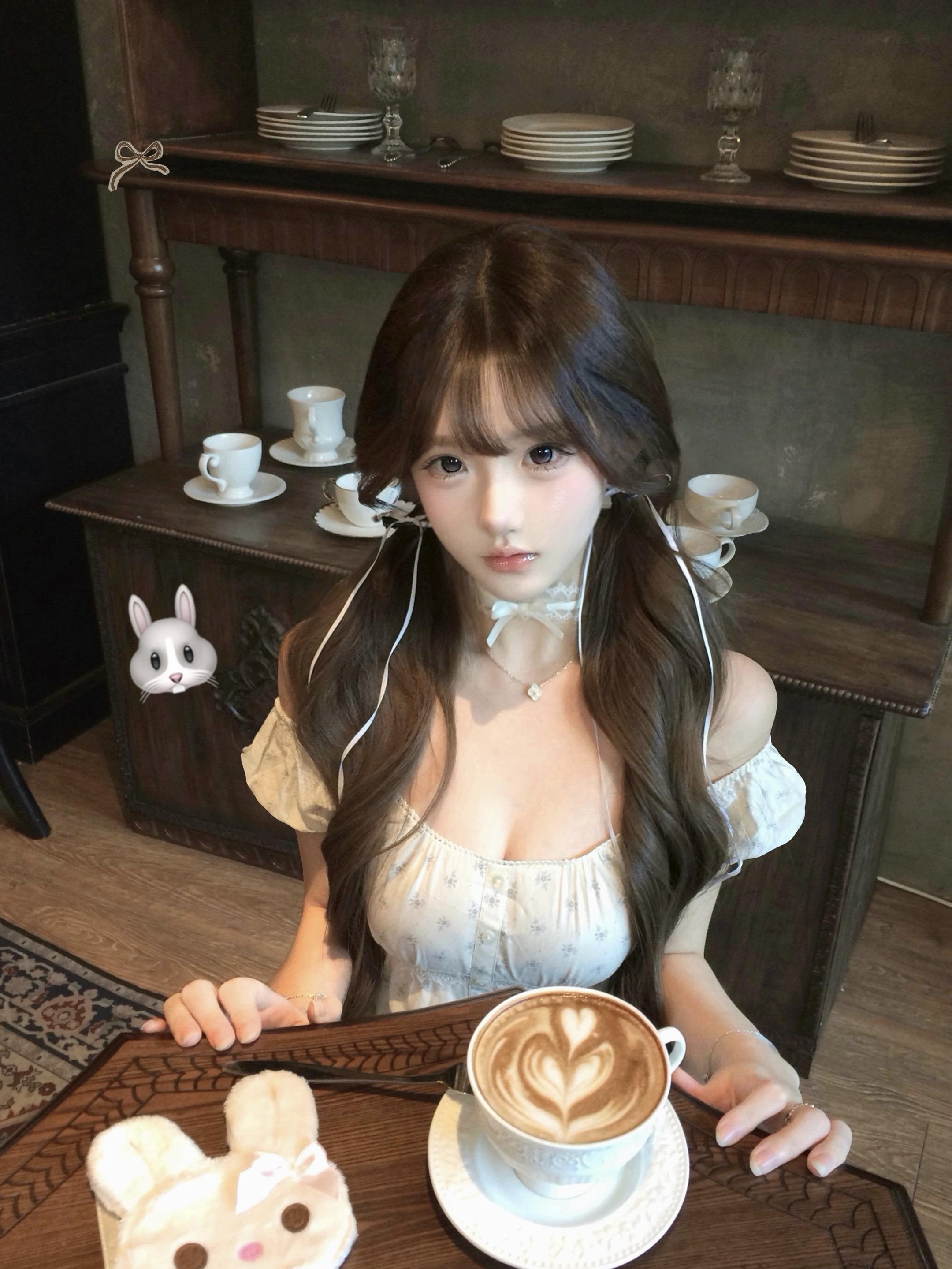 这个就是我呀，头上两个妙脆角ᶻz ₍^_ . _^）