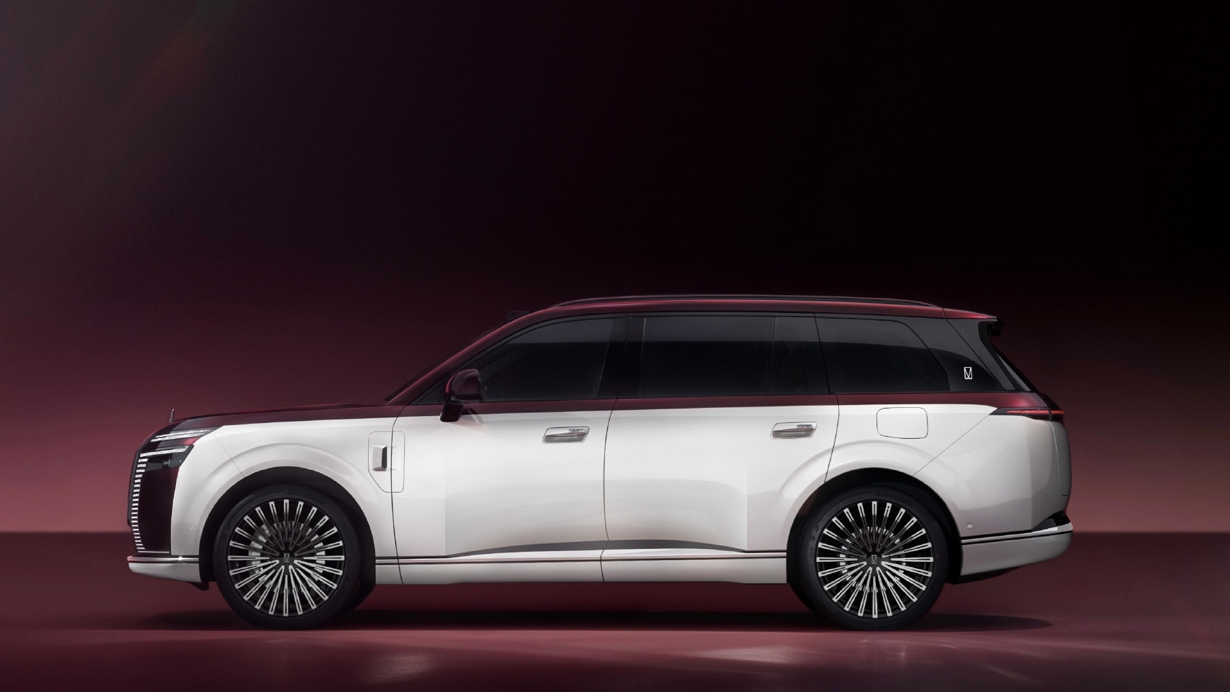 阿维塔T09概念版巴黎全球首发，定位大型豪华六座SUV。外观内饰采用全新设计，带