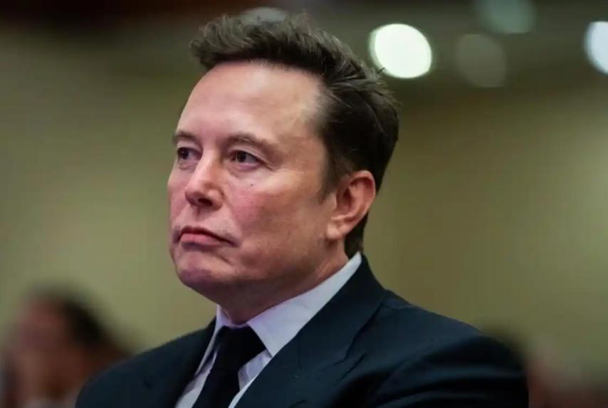 马斯克彻底绷不住了！由马斯克一手创办的AI公司xAI最近彻底乱套了，跟着他打江山