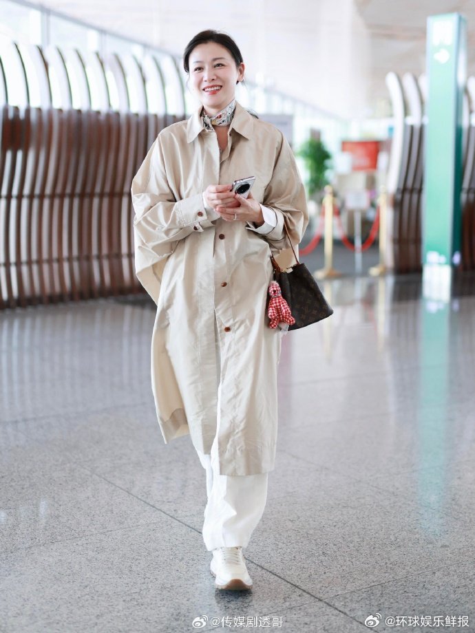 浪姐7路透李小冉气质绝了！浪姐 7 路透生图能打，优雅本人浪姐7上班路透