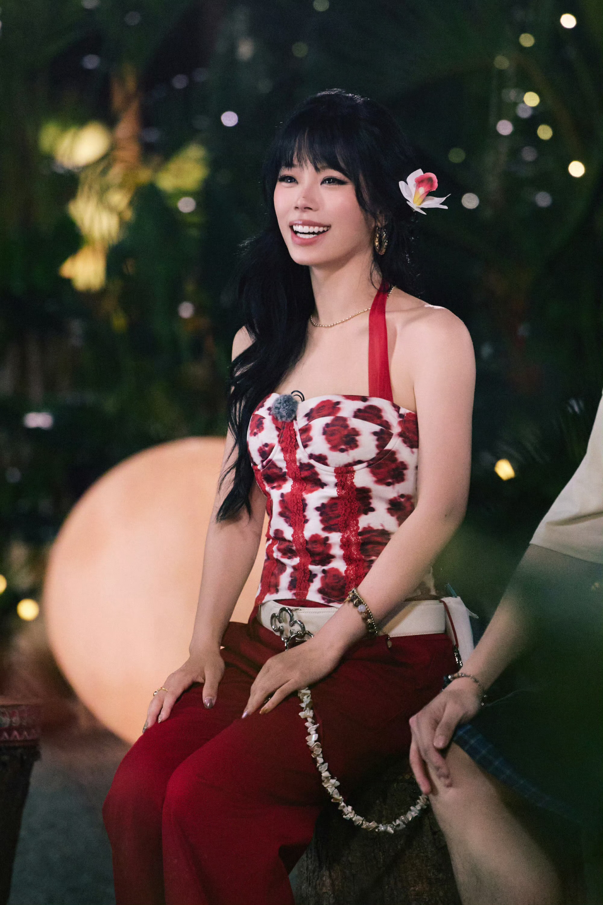 万妮达画人像画到缺氧哈哈哈哈哈哈万妮达话人像画到想哭 真的太抽象了！这种简笔画真