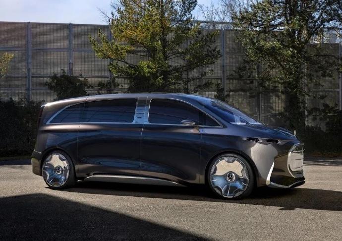 梅赛德斯-奔驰全新的MPV概念车——VISION V，这是一款指向未来的高端MP